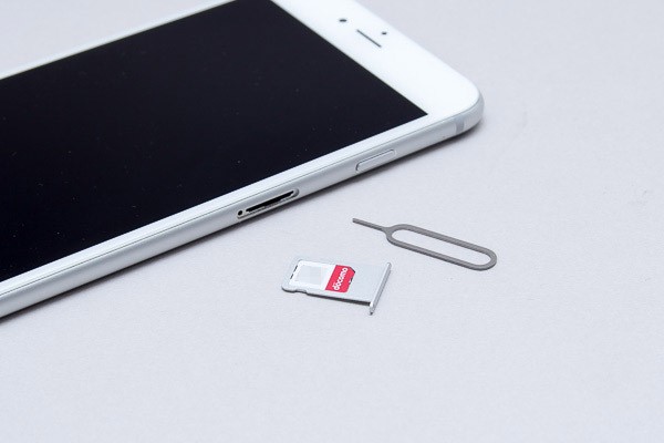 iPhoneやiPadでSIMカードを取り出し＆交換する方法 – こまめブログ
