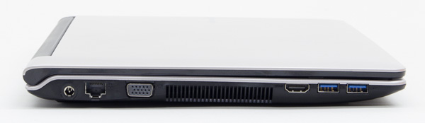左側面には電源コネクター、有線LAN、アナログRGB端子、HDMI端子、USB3.0×2を用意しています