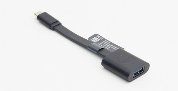 USB Type-CをUSB Type-Aに変換するアダプターが付属