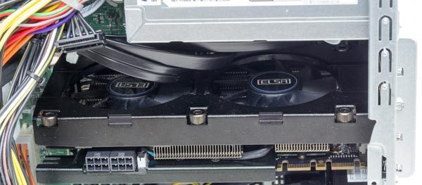 ELSA GeForce GTX 970 S.A.C 4GBは本体とは別に梱包されているので、自分で取り付ける必要があります（作業マニュアルが付属）