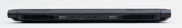 背面はMiniDisplayPort、HDMI、MiniDisplayPort、電源コネクターの構成