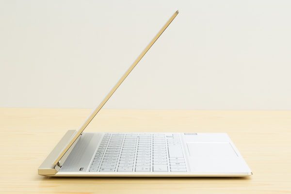 HP Spectre 13-af000のインターフェース
