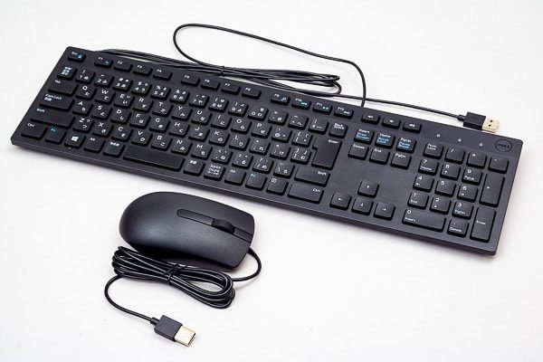 標準付属のUSBキーボードとUSBマウス