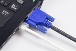 VGAと有線LAN対応