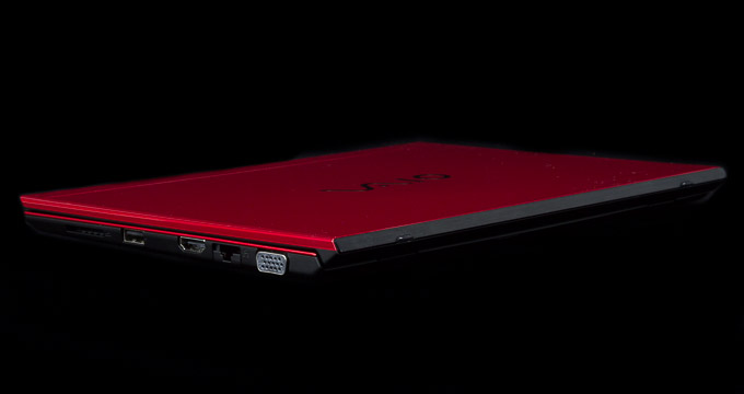 VAIO S11 | RED EDITION　背面