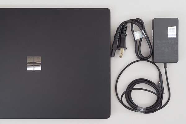 Surface Laptop 2 電源アダプター