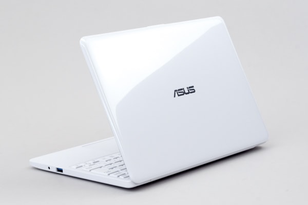 ASUS VivoBook E203NA ノートPC(パールホワイト/11.6”(1366x768)/N3350