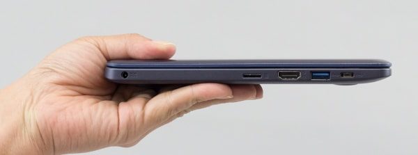 ASUS VivoBook W203MA 薄さ