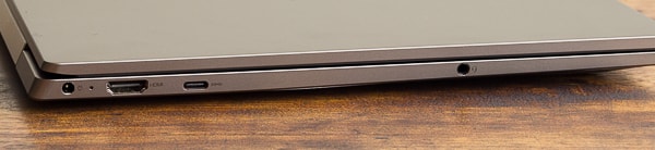 IdeaPad S540 (15) 左側面