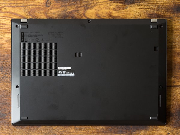ThinkPad T490s 底面