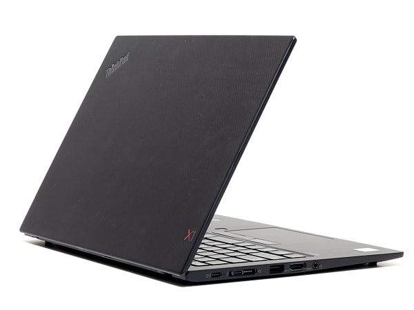ThinkPad X1 Carbon 2019年モデル 外観