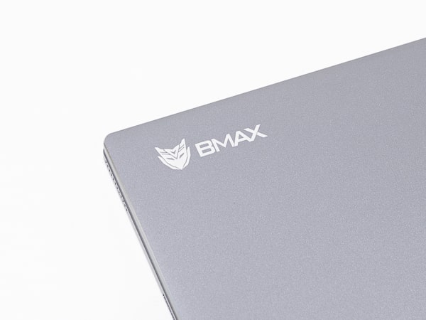 BMAX MaxBook Y11 ロゴ
