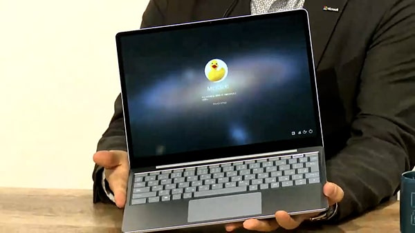 Surface Laptop Go ディスプレイ