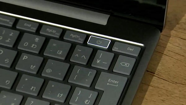 Surface Laptop Go 指紋センサー