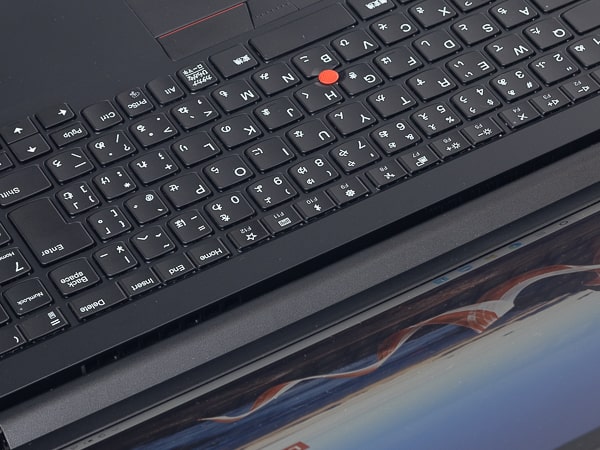 ThinkPad E15　排気口