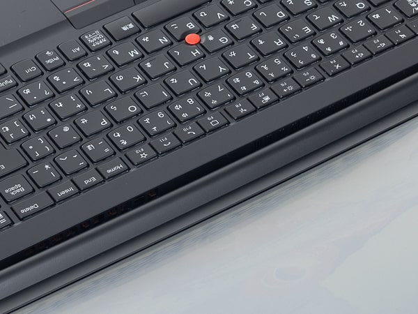 ThinkPad E15 Gen 2　排気口