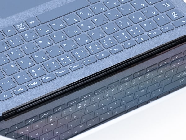 Surface Laptop 4 13.5インチ　排気口
