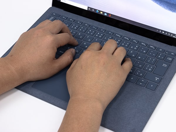 Surface Laptop 4 13.5インチ　タイプ音