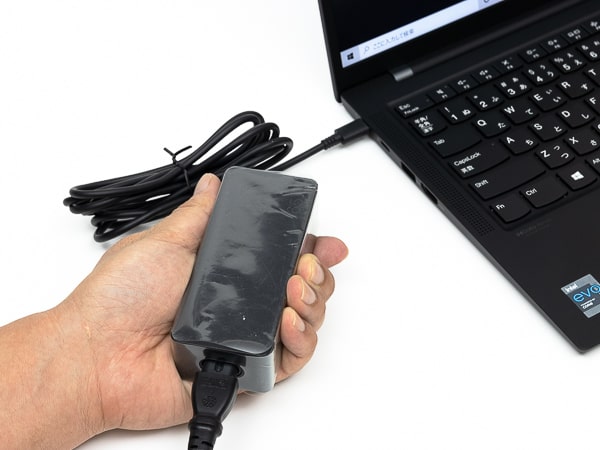ThinkPad X1 Carbon Gen 9　電源アダプター