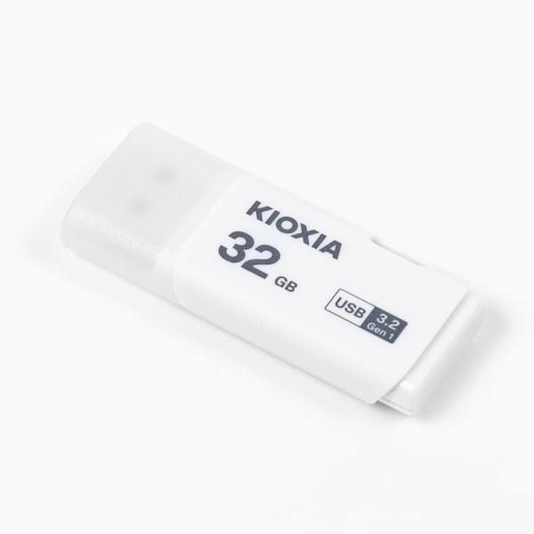 KIOXIA USBメモリー U301