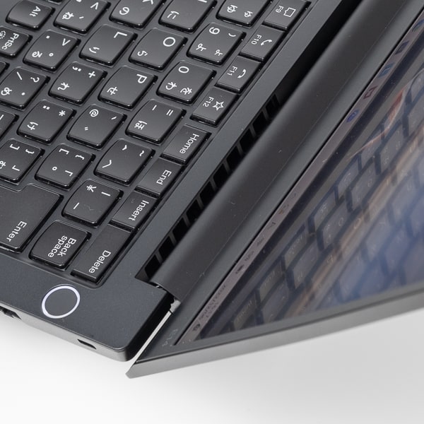 ThinkPad E14 Gen4　排気口